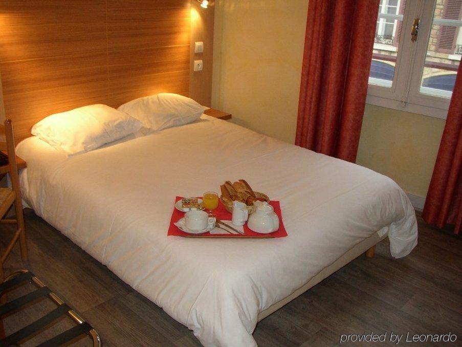 Brit Hotel Mâcon Centre Gare Quarto foto